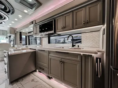 2027 Tiffin Motorhomes Allegro BUS photo 10