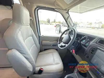 2026 Thor Motor Coach Chateau photo 19