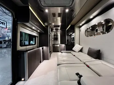 2022 Airstream Atlas photo 3