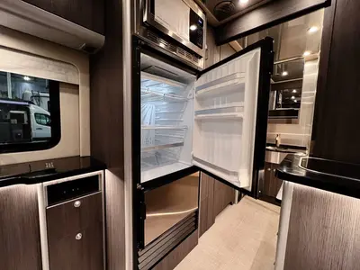 2022 Airstream Atlas photo 12