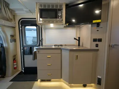 2027 Winnebago Navion photo 7