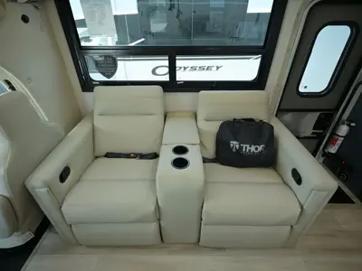 2027 Thor Motor Coach Quantum photo 16