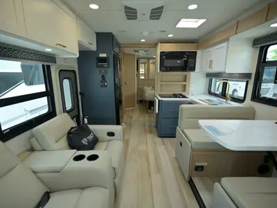 2027 Thor Motor Coach Quantum photo 5