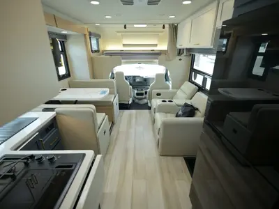 2027 Thor Motor Coach Quantum photo 3