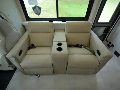 2027 Thor Motor Coach Chateau photo 18