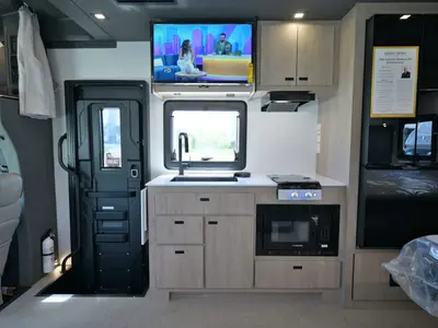 2027 Grand Design Lineage Series M photo 7