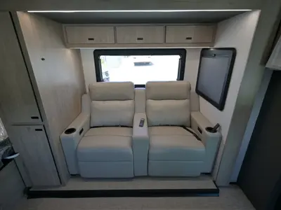2027 Grand Design Lineage Series M photo 15
