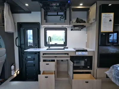 2027 Grand Design Lineage Series M photo 8