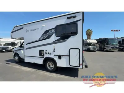 2026 Forest River RV Sunseeker LE photo 6