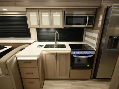 2027 Thor Motor Coach Windsport photo 10