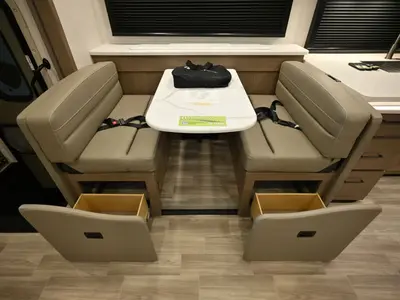 2027 Thor Motor Coach Windsport photo 8