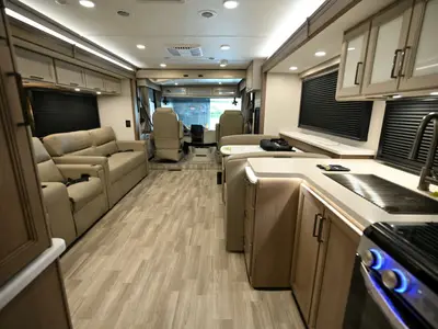 2027 Thor Motor Coach Windsport photo 3