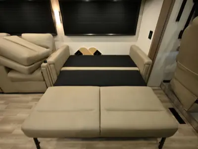 2027 Thor Motor Coach Windsport photo 19