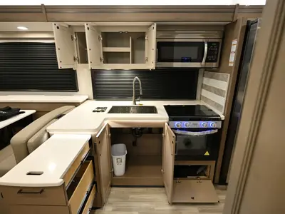 2027 Thor Motor Coach Windsport photo 11