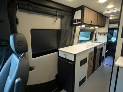 2027 Tiffin Motorhomes GH2 photo 6