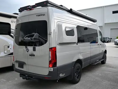 2027 Tiffin Motorhomes GH2 photo 27