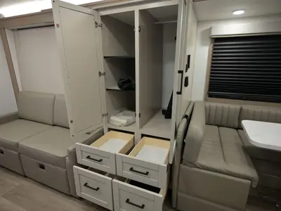 2027 Entegra Coach Odyssey photo 19