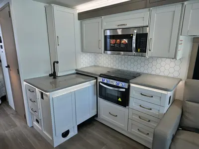 2027 Jayco Precept photo 10