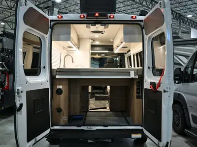 2027 Thor Motor Coach Rize photo 2