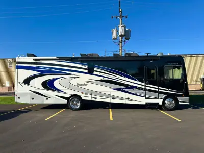 2018 FLEETWOOD BOUNDER photo 3