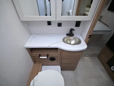 2027 Thor Motor Coach Chateau photo 23