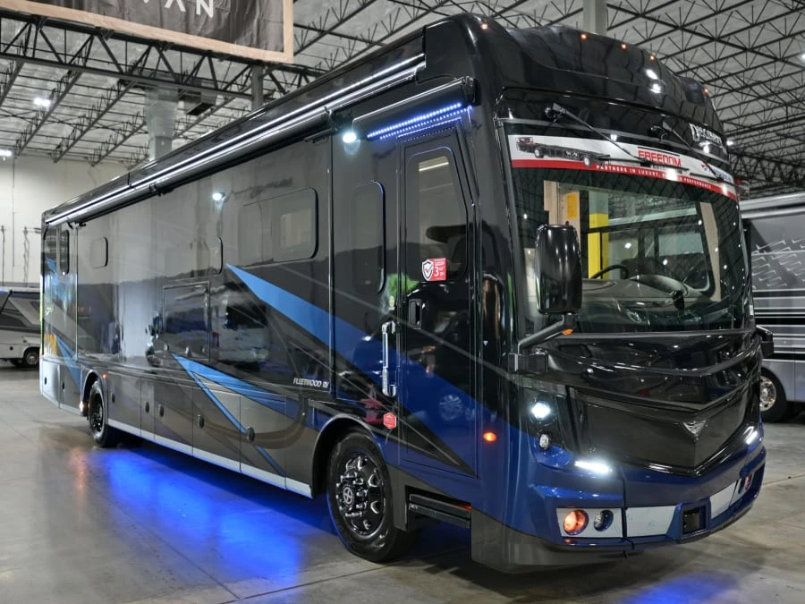 2027 Fleetwood Discovery LXE exterior