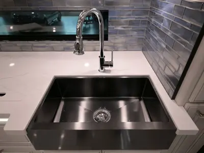 2027 Fleetwood Discovery LXE photo 14
