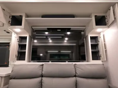 2027 Fleetwood Discovery LXE photo 20