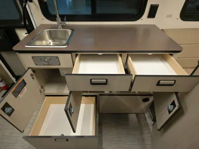 2027 Winnebago Resa IUH19DC photo 8