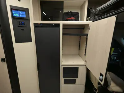 2027 Winnebago Resa IUH19DC photo 13