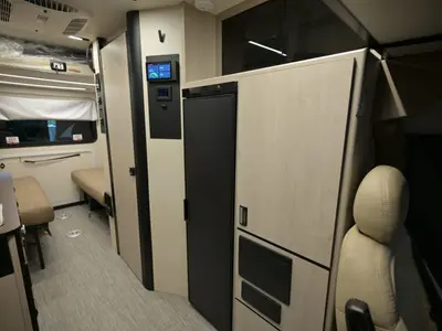 2027 Winnebago Resa IUH19DC photo 12