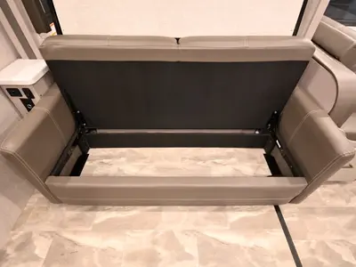 2023 Thor Motor Coach Quantum photo 24