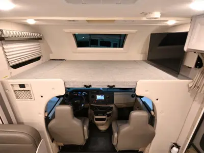2023 Thor Motor Coach Quantum photo 4