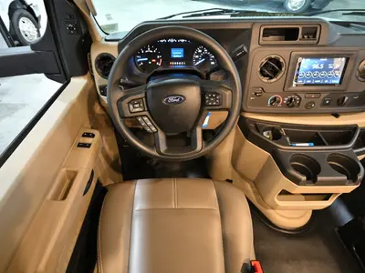 2023 Thor Motor Coach Quantum photo 2