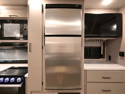 2023 Thor Motor Coach Quantum photo 14