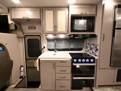 2023 Thor Motor Coach Quantum photo 9