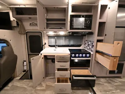 2023 Thor Motor Coach Quantum photo 10
