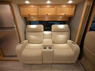 2022 Tiffin Motorhomes Breeze 33BR photo 17