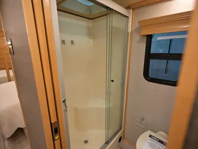 2022 Tiffin Motorhomes Breeze 33BR photo 25