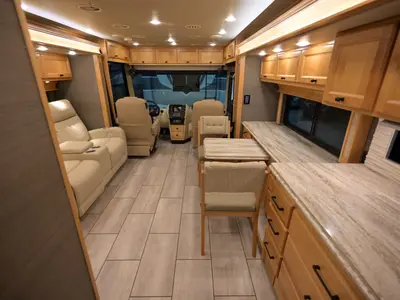 2022 Tiffin Motorhomes Breeze 33BR photo 3