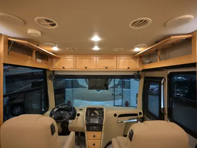 2022 Tiffin Motorhomes Breeze 33BR photo 4