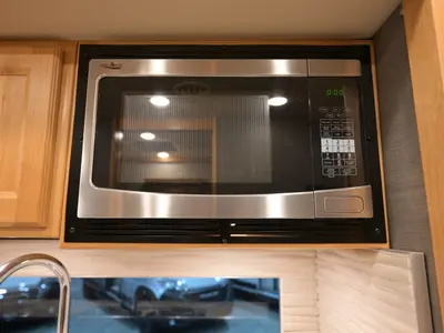 2022 Tiffin Motorhomes Breeze 33BR photo 14