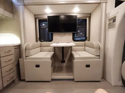 2023 Thor Motor Coach Tiburon photo 7