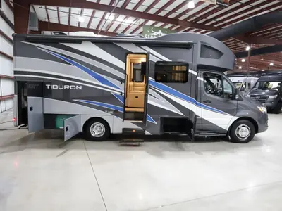 2023 Thor Motor Coach Tiburon photo 22