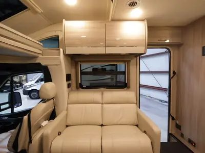 2023 Thor Motor Coach Tiburon photo 13