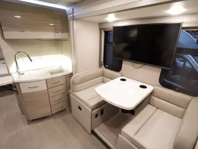 2023 Thor Motor Coach Tiburon photo 6