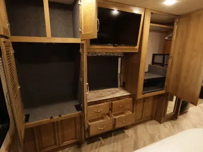 2020 Holiday Rambler Vacationer photo 28