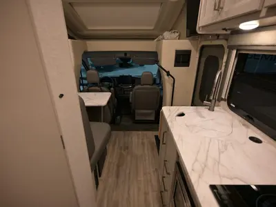 2025 Thor Motor Coach Gemini photo 3