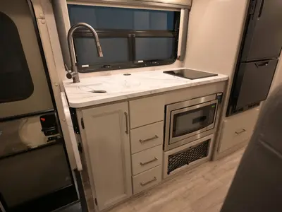 2025 Thor Motor Coach Gemini photo 6