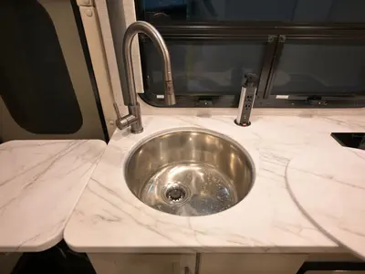 2025 Thor Motor Coach Gemini photo 8